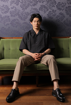 島崎　征士郎